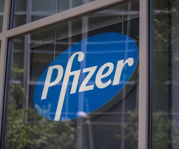 Poner a disposición millones de dosis en solo unos meses, como espera Pfizer, marcaría una velocidad casi sin precedentes para una nueva vacuna y requeriría una acción reguladora rápida incluso para su uso de emergencia.