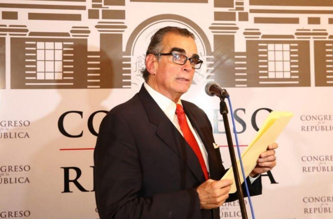 El presidente del Congreso, Pedro Olaechea, afirma que hay persecución, acoso y espionaje a los congresistas.   (Foto: Twitter Acción Republicana)