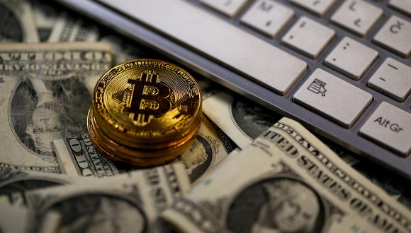 El alza del bitcoin, con ganancias de más de 10% esta semana, sigue a un importante acontecimiento en la historia del token, dado que el lunes se completó su tercera reducción a la mitad, lo que también se conoce como “halving”. (Foto: Reuters)