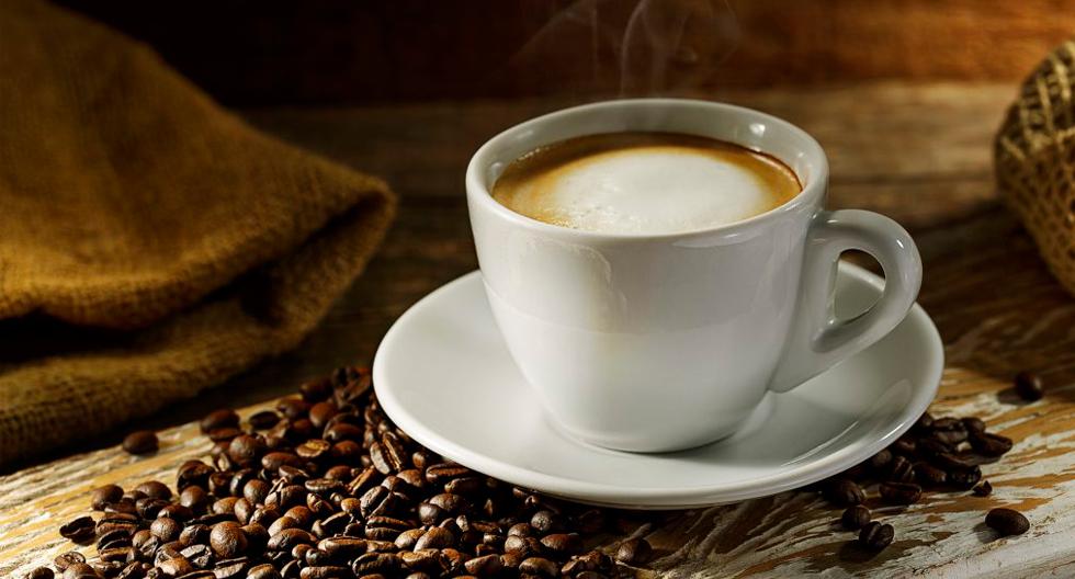 FOTO 1 | 1. La unión del café y la leche "Tenemos una taza de café caliente y un brick de leche fría en la nevera y la temperatura de la habitación está entre uno y otro. ¿Cuándo deberíamos añadir la leche al café para lograr lo más rápidamente posible la combinación más fría?" (Foto: iStock)