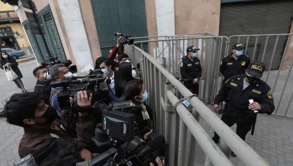 El ministro del Interior, Alfonso Chávarry rechazó la agresión a cinco periodistas en los exteriores del Congreso de la República. (Foto: GEC)