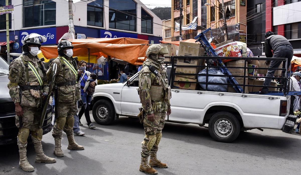 Hasta el viernes Bolivia ha registrado 1,979 casos positivos y 102 decesos. (Foto: AFP/Aizar Raldés)