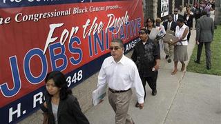 EE.UU: Subsidios por desempleo caen a mínimo en cinco años