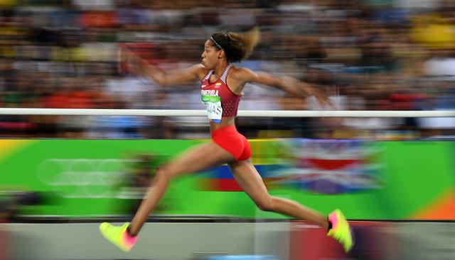 FOTO 6 | Yulimar Rojas (VEN, triple salto)
La campeona mundial de triple salto, la venezolana Yulimar Rojas, llega a Lima con la mejor marca del año (15,06 m) y preparada para protagonizar el duelo más esperado de los Juegos, el que mantendrá con la campeona olímpica Caterine Ibargüen. La colombiana defiende el título logrado en Toronto 2015, donde Rojas fue cuarta, y ambas volverán a encontrarse en setiembre en los campeonatos del mundo de atletismo de Catar. Compite el 9 de agosto. (Foto: Difusión)