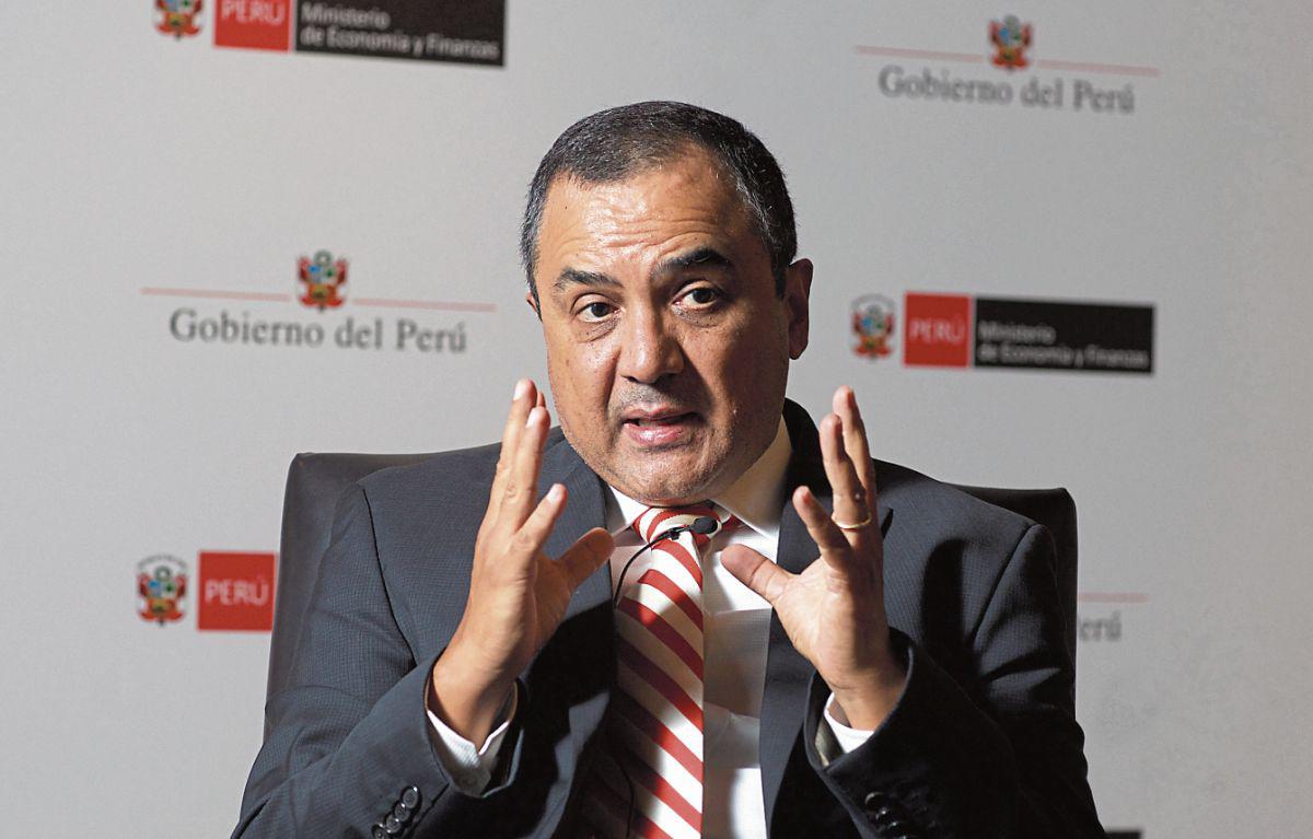 Ministro de Economía, Carlos Oliva, comentó que el Gobierno creó un nuevo portal (concdecompetitividad.com) para dar a conocer el Plan de Competitividad. (Foto: Juan Ponce /GEC)