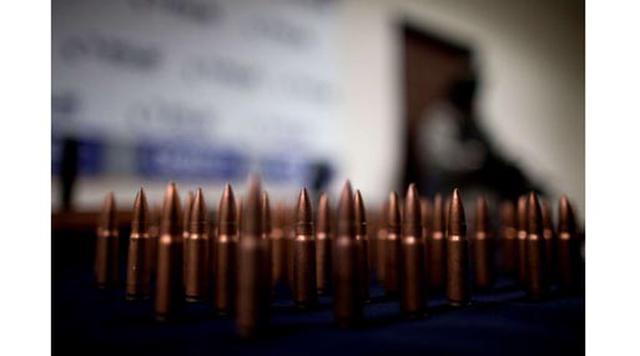 Tijuana, México. Homicidios: 502. Población: 1.678.880. Tasa de homicidios: 29.90. Imagen de las municiones secuestradas a un supuesto grupo de sicarios en Tijuana según muestran los medios de comunicación. (Foto: AP)