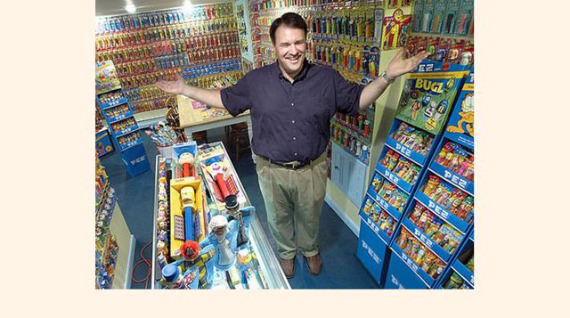 Dispensadores de caramelos. Ron Hood guarda en su sótano una colección de más de 3,000 de estos dispensadores. (Foto: loquenosabias)