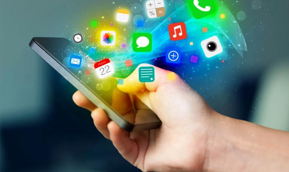 FOTO 1 | 1. Busca oportunidades para interactuar
¿Cuál es el trending topic en tu campo? ¿Cuáles son las preguntas que le podrían importar a tu base de clientes?

Por ejemplo, si tu negocio es de chocolates, la pregunta podría basarse en el tipo de cacao que prefieren los clientes: "¿el dulce con trozos de galleta o el amargo con un poco de cacahuate?" Con tan solo lanzar esta encuesta podrías darte cuenta de qué es lo que tu mercado quiere.

Si buscas más precisión puedes cuestionar de manera distinta para un mayor engagement : “¿dulce o salado? ¡Dinos por qué!”  O “si hicieras tu chocolate perfecto ¿qué ingredientes llevaría?"

Recuerda que las preguntas abiertas siempre tendrán más oportunidades de ser debatidas que las de opción múltiple.

Verás cómo esto te dará una gran idea de cuáles son las modificaciones que necesitas hacer en tu empresa.