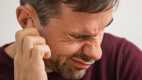 Una sensación de presión en el oído o una percepción distorsionada de los sonidos pueden ser síntomas de una pérdida auditiva súbita. (Foto: Christin Klose/dpa)