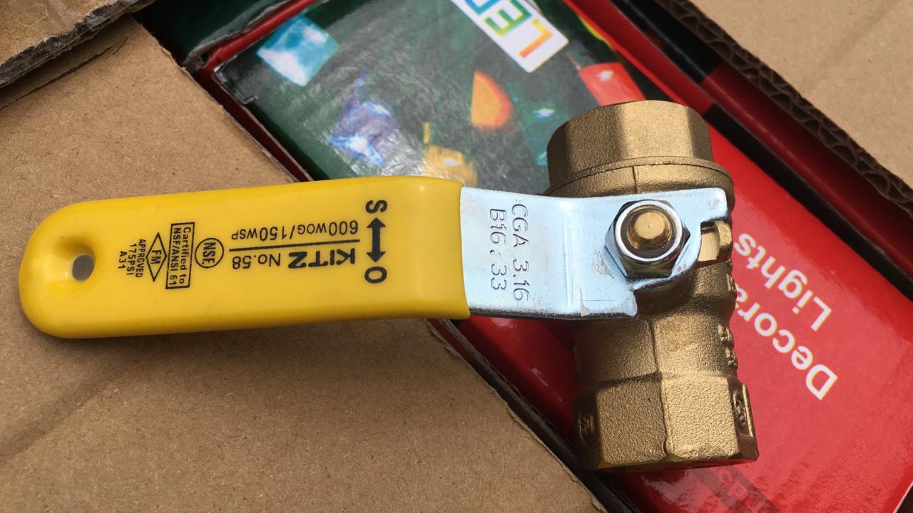 El importador pretendía hacer pasar los artículos como adornos navideños. (Foto: Sunat)