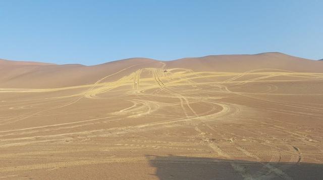 La zona afectada por los turistas se ubica a 500 metros aproximadamente del norte de El Candelabro.