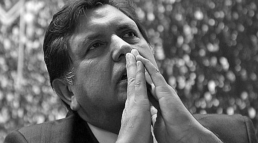 Alan García se suicidó el miércoles 17 de abril luego de que agentes policiales y de la Fiscalía llegaran a su vivienda para detenerlo por las investigaciones del caso Odebrecht. (Foto: EFE)