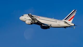 Compañías aéreas revisan su previsión de tráfico a la baja, afirma IATA