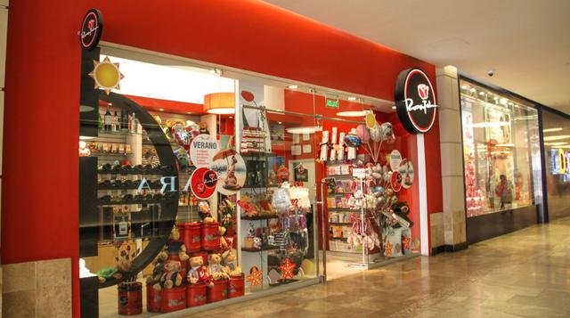 Por la campaña de San Valentín, Rosatel prevé incrementar en 20% sus ventas, frente a lo registrado en el 2014. Este año planea abrir ocho puntos de venta, entre grifos, tiendas y centros comerciales.