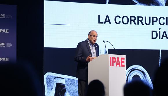 Óscar Espinosa, presidente de Ferreycorp, participó en primer día de exposiciones de CADE 2018. (Foto: CADE 2018)