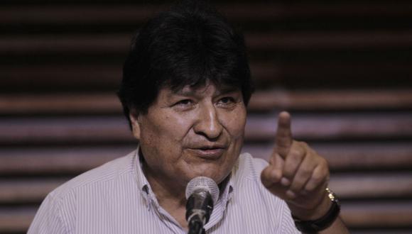 El expresidente de Bolivia Evo Morales habla durante una conferencia de prensa donde anunció el inicio de su viaje a Bolivia, a la localidad fronteriza de La Quiaca, en Buenos Aires. (Foto de Emiliano Lasalvia / AFP)