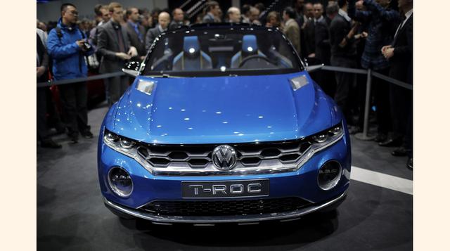 El nuevo Volkswagen T-Roc, el concepto de SUV urbano coche se introdujo durante una presentación previa del Grupo Volkswagen. (Foto: AP)