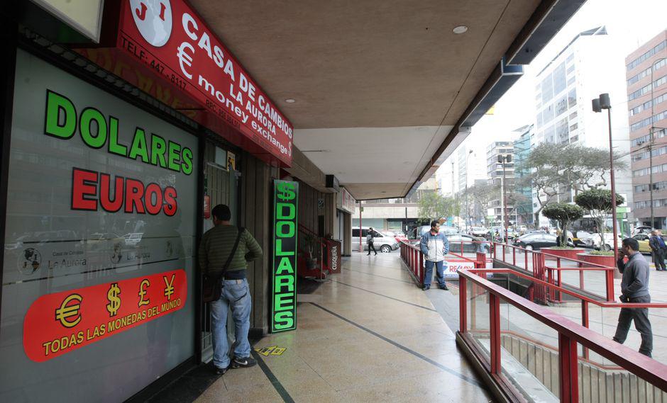 En el mercado paralelo o casas de cambio, el precio del dólar es de S/ 3.370. (Foto: GEC)