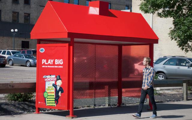 Monopolio acondicionó el paradero para darle la forma de una ficha del juego.