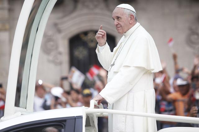 Foto 10 | "Nunca la humanidad tuvo tanto poder sobre sí misma y nada garantiza que vaya a utilizarlo bien, sobre todo si se considera el modo como lo está haciendo", advirtió.