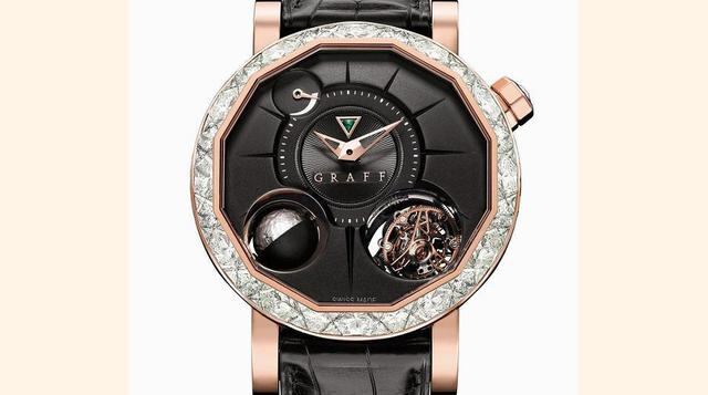 Diamond GyroGraff está formada de tres hileras de diamantes, con dos diamantes triangulares rodeando a otro ultra-exclusivo diamante hexagonal. Una esmeralda triangular le da lo último en prestigio a la esfera guilloché.(Foto: MegaRic