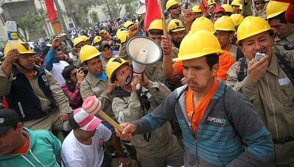 Jorge Juarez precisó que las 102 bases que pertenecen a la Federación Minera acatarán el paro indefinido. (Reuters)