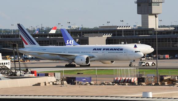 Air France recalcó que en la mayoría de sus vuelos es posible mantener el distanciamiento social recomendado por las autoridades por el coronavirus. (Foto: AFP)