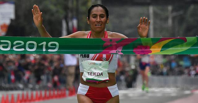 FOTO 3 | A pesar de las muchas dudas generadas durante los años precedentes sobre la capacidad de Lima para organizar con éxito un acontecimiento de 19 días de duración, con casi 7,000 deportistas en competencia, los Juegos fueron un rotundo éxito y, además, fueron acompañados con 41 medallas, la mejor actuación de Perú en un torneo continental. (Foto: AFP)