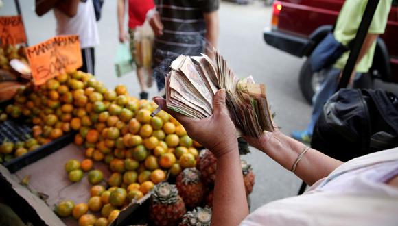 Portales especializados sitúan el tipo de cambio en cerca de 34,000 bolívares en el mercado informal. (Foto: Reuters)