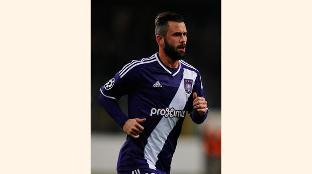 Anderlecht de Bélgica tiene camisetas Adidas que se venden en 85 euros. (Foto: Getty)