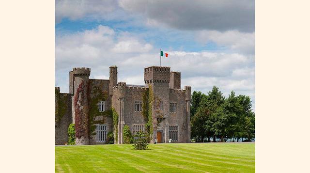 Castillo Lisheen – County Tipperary, Irlanda. Precio por noche en grupo: 1,024 euros. Precio por persona: 73 euros. (Foto: Forbes)