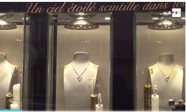 La Alta Joyería actualiza en París sus centenarios iconos. (Foto captura: EFE).