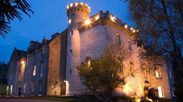 Tulloch Castle (Escocia), fue construido en el siglo XVI. Todas las noches ofrece un «Tour de los Fantasmas» por las zonas originales del castillo.(Foto: bespokehotels)