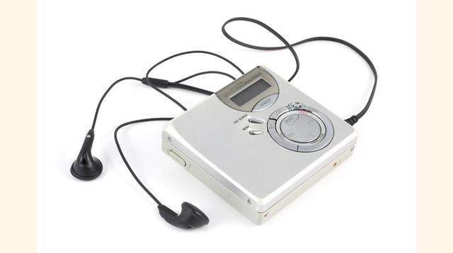 6. Discman: La revolución del Walkman dio paso a la del Discman. Sin embargo, el éxito de este reproductor de CD portátil, creado por Sony en 1994, duró más bien poco. La llegada del Mp3 a principios de los años 2000 dejó al Discman en un segundo plano. (