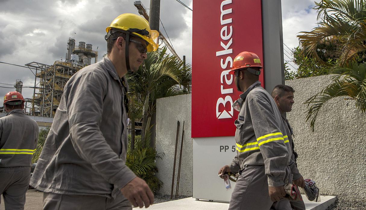 En el pasado, Braskem, que tiene la mayoría accionaria del consorcio que opera el complejo petroquímico Etileno XXI, ha dicho que no renegociará con Pemex el contrato a 20 años de abastecimiento de etano. (Foto: Bloomberg)