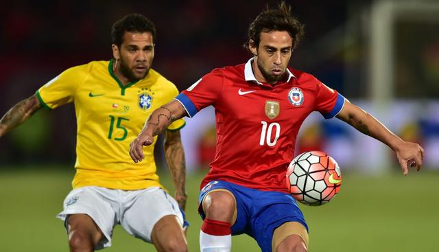 Jorge Valdivia. Cerrando la volante se ubicaría el ‘Mago’ Valdivia. Defiende los colores del Al-Wahda de  Emiratos Árabes Unidos. Su carta pase está cotizada en un poco más de 5 millones de dólares. (AFP)