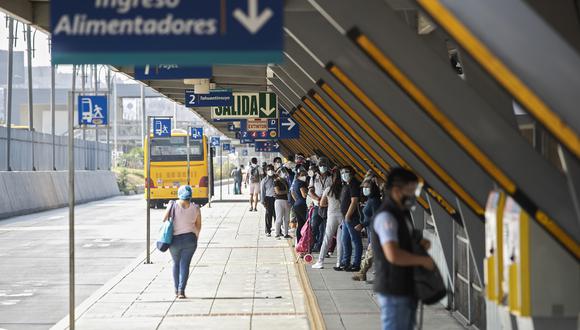 Servicio de rutas de alimentadores del Metropolitano se reanudará gradualmente tras suspensión de servicios.  Foto: GEC