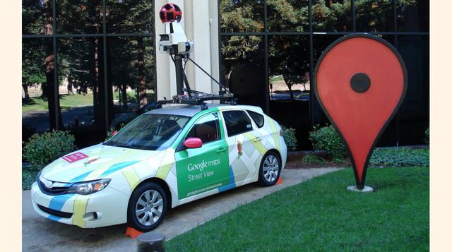 Después de la salida a bolsa, Google puso la mira en la expansión más allá del motor de búsqueda. De septiembre a octubre, Google compró Keyhole startups, Where2 y ZipDash, que irían a formar la base de Google Maps.