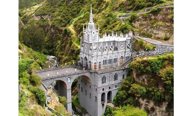 En América se encuentra El Santuario de Las Lajas, Colombia, situado en el cañón del río Guáitara. (Foto: msn)