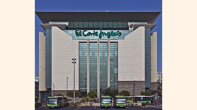 El Corte Inglés, Volumen de ventas: US$ 16,540 millones,   Dueño: Dimas Gimeno , Surge de una sastrería que compró Ramón Areces Rodríguez en 1935 y que llevaba el nombre del El Corte Inglés. Actualmente cuenta con 88 grandes almacenes entre España y Portu
