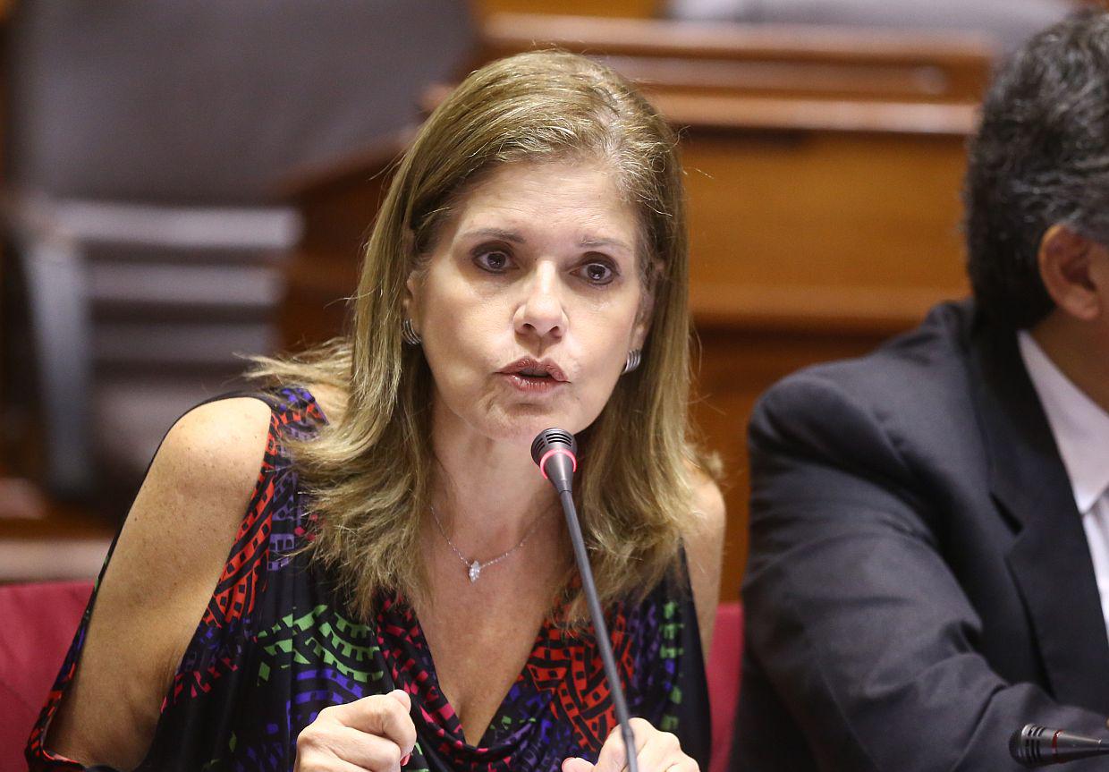 La congresista y vicepresidenta, Mercedes Araoz, dijo que hablaron con Martín Vizcarra sobre la coordinación que debe haber con César Villanueva. (Foto: Congreso)