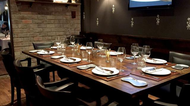 Un precio referencial de S/ 120 también se tiene en el restaurante La Cabrera, especializado en cocina argentina y carnes.