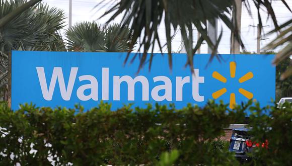 Si bien Walmart tiene una creciente operación en línea y un mercado de terceros, sigue siendo principalmente un minorista tradicional, que compra productos a mayoristas y los vende por mayor precio.
