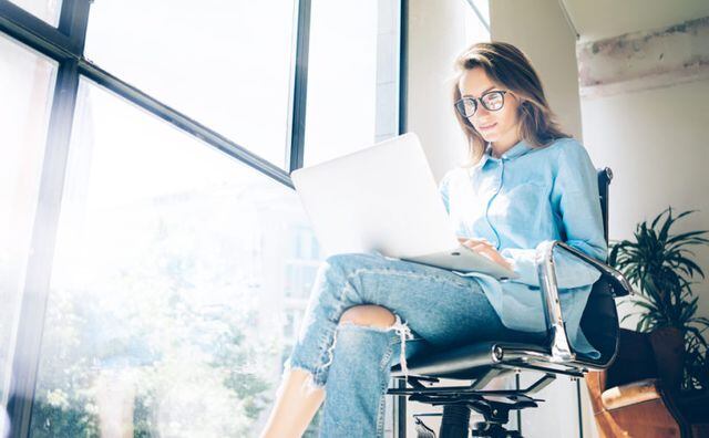 Puedes organizar tus tiempos y trabajar cómodamente desde casa. Foto: AP