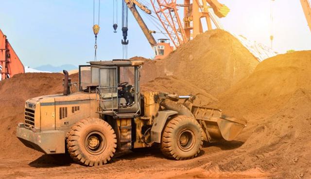 FOTO 9 | Los sueldos de la carrera de Ingeniería de Minas evidenciaron una variación negativa del 6% durante el 2018. (Foto: Freepik)