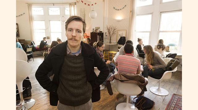 Ivan Mitin, fundador y propietario de Cafe Ziferblat, (Foto: The Guardian)