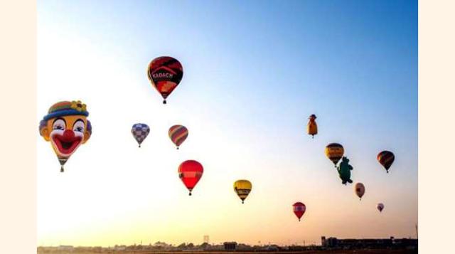 Festival de Globos Aerostáticos, Filipinas. En la provincia de Pampanga, en Manila, este festival se celebra no sólo con globos sino con modelos de animales caricaturescos y estructuras arquitectónicas fantásticas. (Foto: msn)