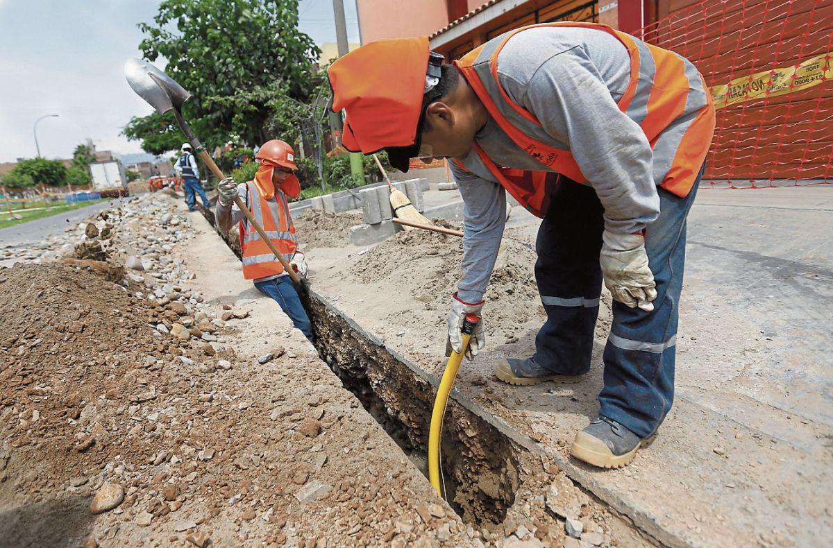 LIMA 11-2-2015INSTALCIONES DE TUBERIAS DE GAS  NATURAL DE CALIDDA EN LA AV. BOCANEGRA CON PACASMAYO EN EL CALLAO 