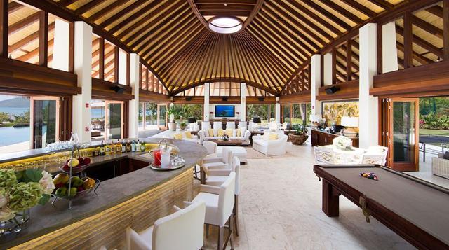 Richard Branson (Isla Moskito, Islas Vírgenes Británicas) A solo dos millas y un corto viaje en barco desde la isla Necker, Richard Branson sigue compartiendo su “cariño” en la isla de Moskito, la propiedad en las Islas Vírgenes Británicas que adquirió en