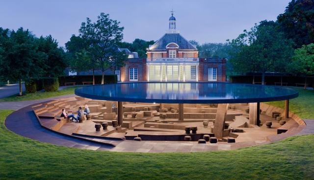 FOTO 7 | Herzog & de Meuron y Ai Weiwei (2012). El interior se realizó con corcho, un material sostenible. “La realidad en tres dimensiones de este paisaje es impresionante y es también el lugar perfecto para sentarse, pararse, acostarse o simplemente mirar y sorprenderse”, lo describieron sus creadores.